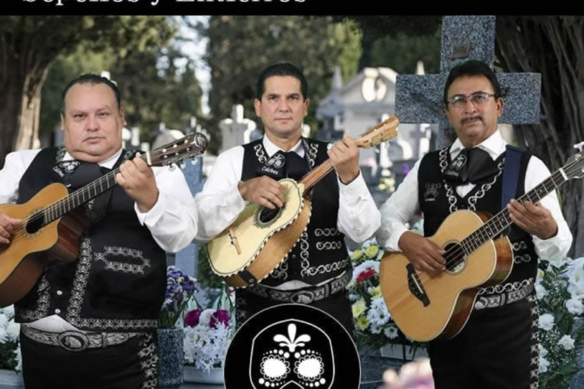 Gallery photo 1 of Mariachi Trio Catrines