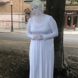Shakespeare Statue - Human Statue in Portland, Oregon