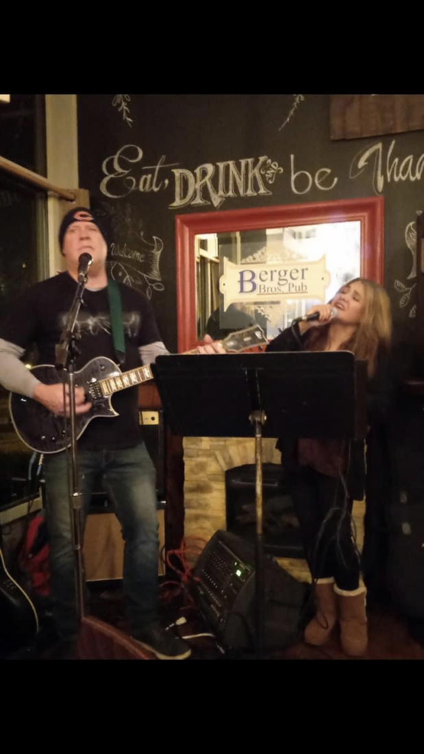 Gallery photo 1 of Side By Side acoustic duo