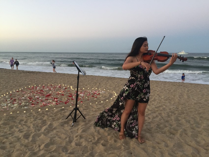 Gallery photo 1 of Samantha Harding - Solo Violinist