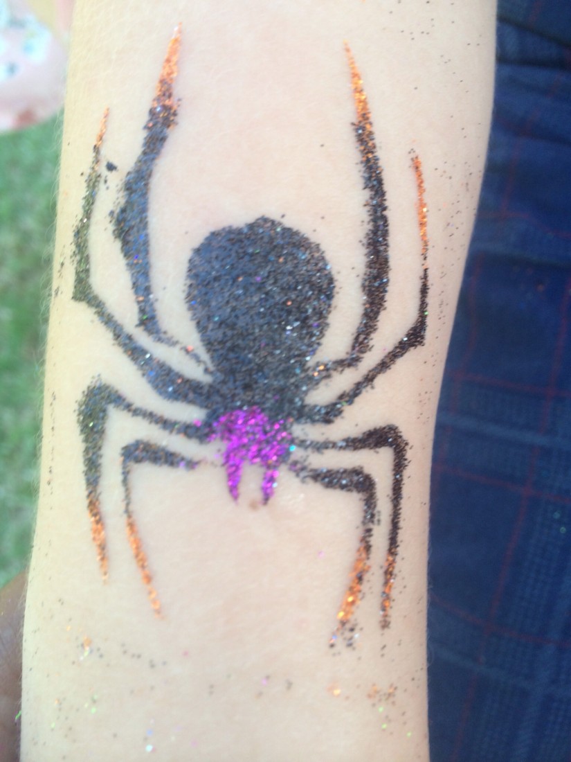 Gallery photo 2 of Sonia's Glitter Tattoos & Devontes Awesome Balloon