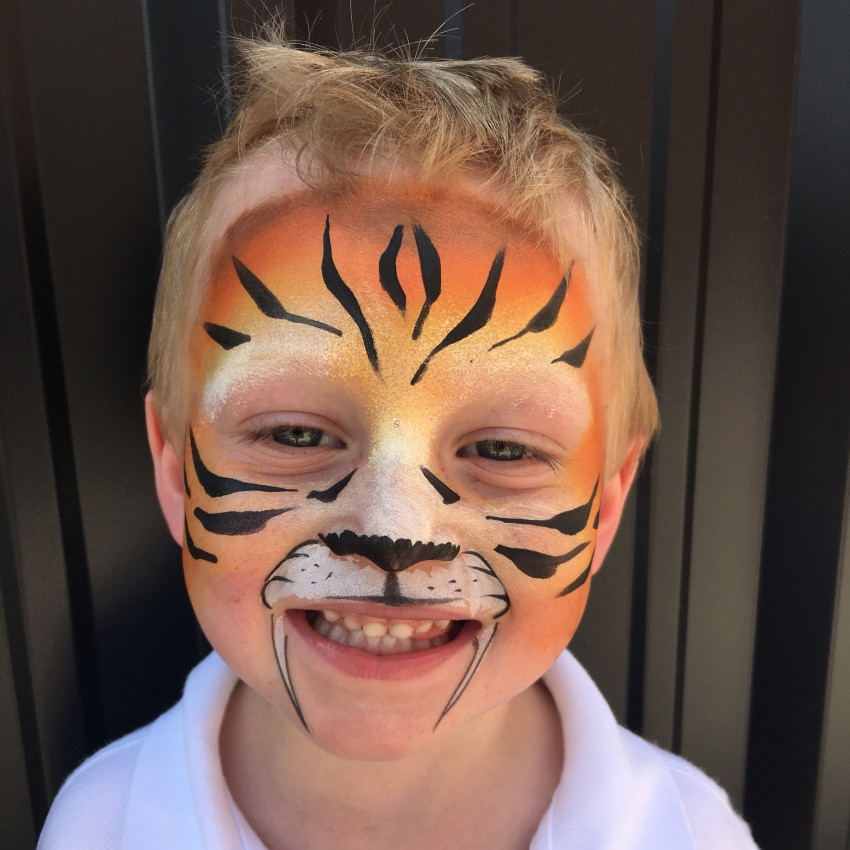 Hire Sparkles and Swords Face Painter in McKinney, Texas
