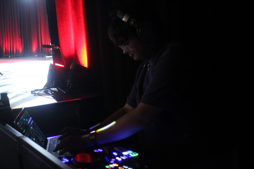 Gallery photo 1 of Spin City DJs