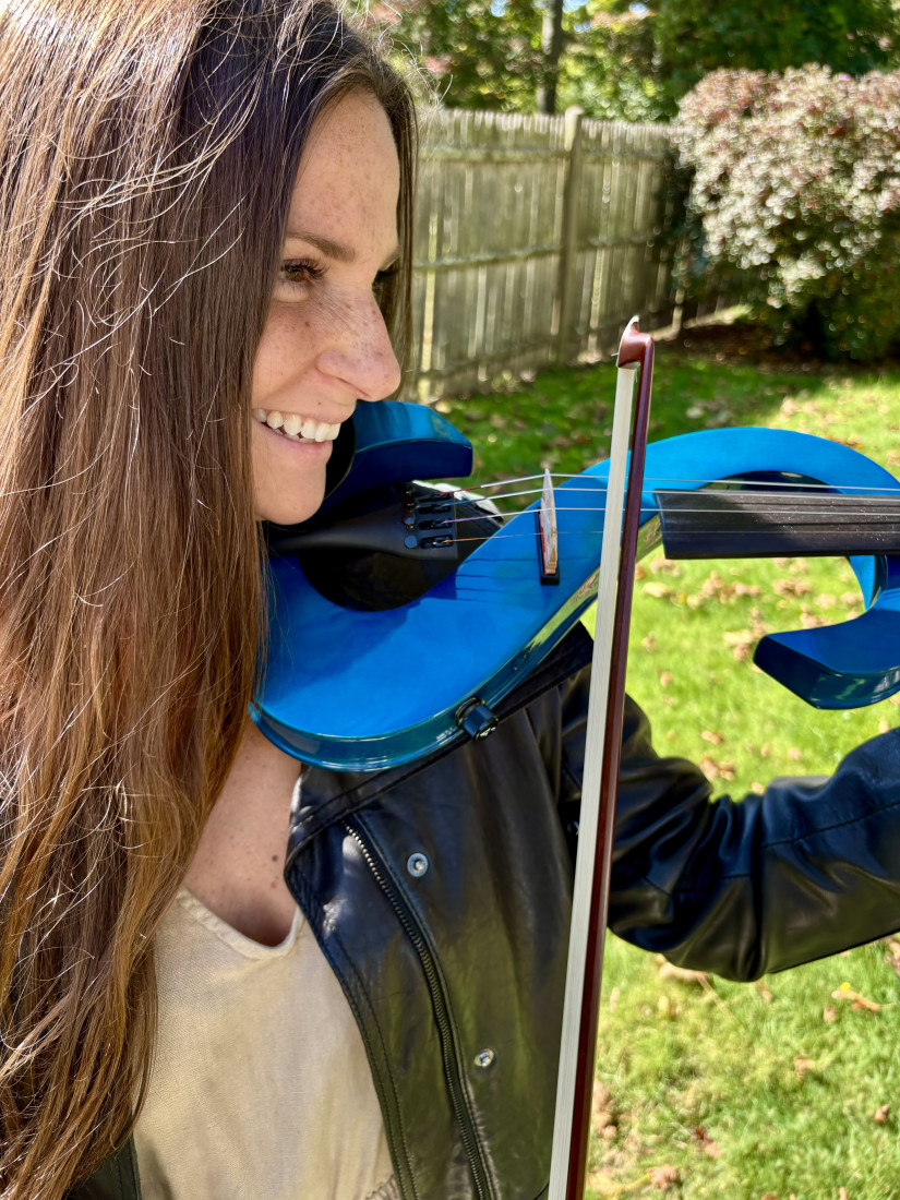 Gallery photo 1 of Stef plays violin