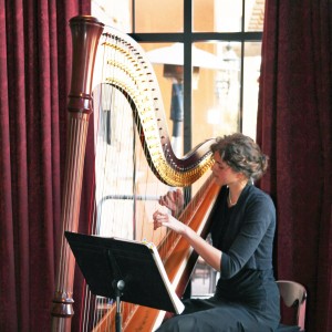 Stephanie Claussen, harpist