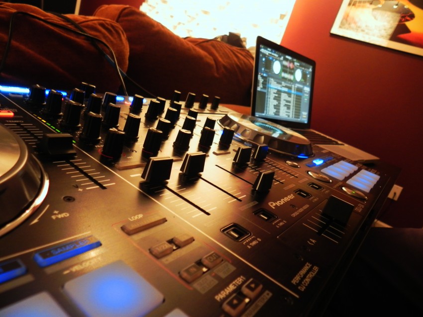 Gallery photo 1 of Subsonic DJ Services
