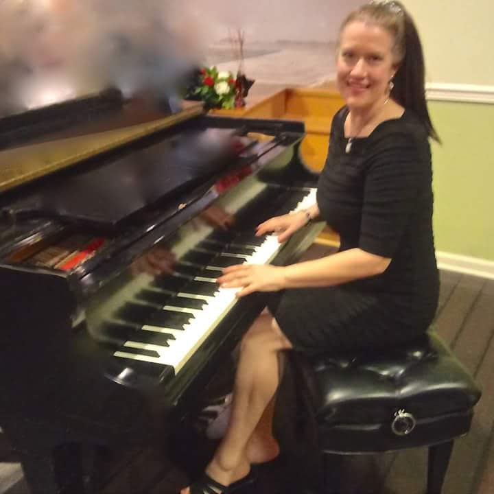 Gallery photo 1 of Susan Kitt - Pro Pianist/Vocalist