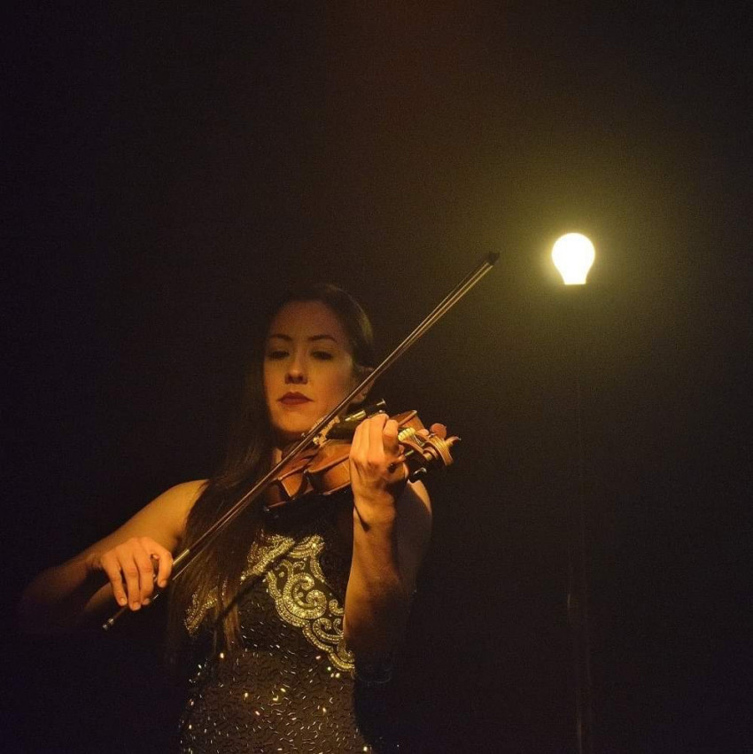 Hire Suemy Gonzalez- Versatile Violinist for all occasions - Violinist ...