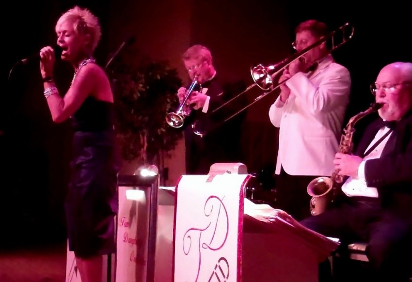 Hire Swing Shift Wedding Band in New Carlisle, Ohio