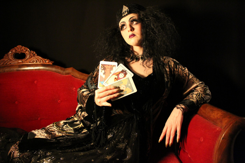 Gallery photo 1 of Sydnee the Fortune Teller