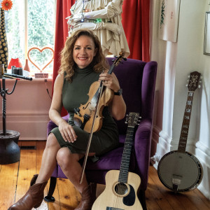 Tara Dunphy - Singing Guitarist in London, Ontario