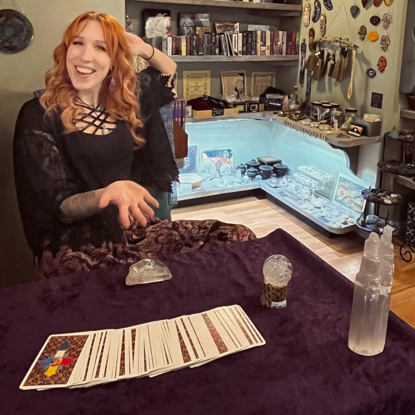 Gallery photo 1 of Tarot with Heather