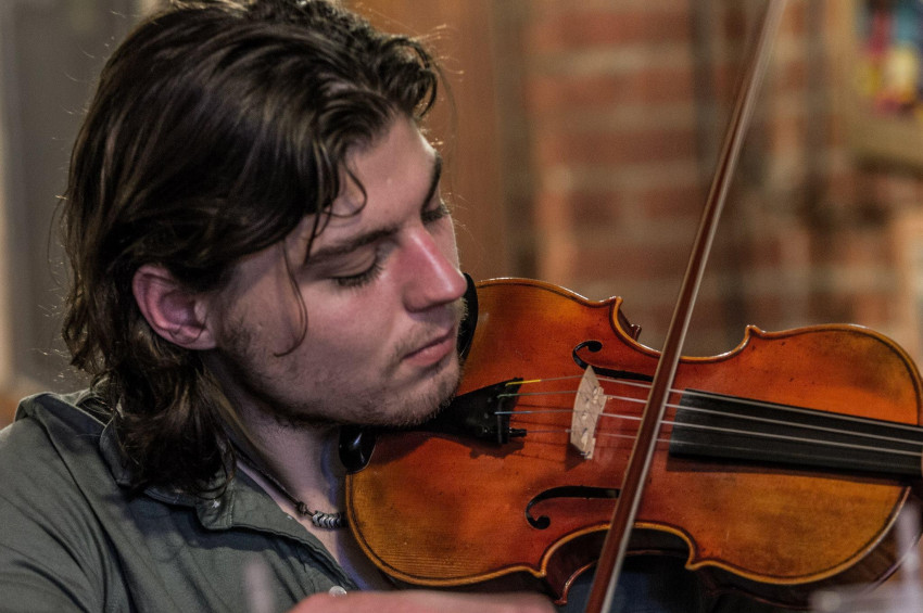 Hire James Violin Violinist in Manitou Springs, Colorado
