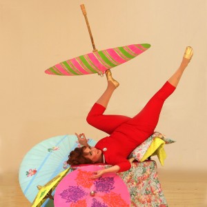 The Anne-tipodist Umbrella Foot Juggling