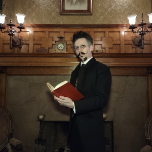 Christopher the Collector - Magician in Detroit, Michigan
