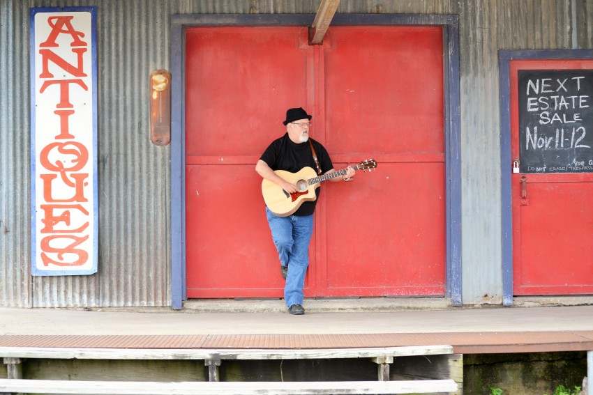 Hire The Charlie Show Guitarist in Dallas, Texas