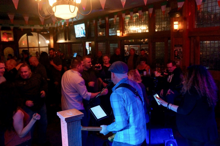 Hire The Gainsville Road Band Cover Band in Hyde Park, Massachusetts