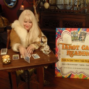 The Happy Medium - Psychic Entertainment / Halloween Party Entertainment in New Orleans, Louisiana