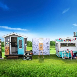 The Little House Picturebooth - Photo Booths in Sandwich, Illinois