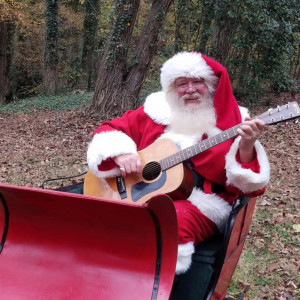 The Singing Santa - Santa Claus in Atlanta, Georgia