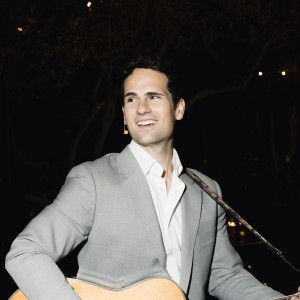 Joe Marx - Singing Guitarist in Los Angeles, California