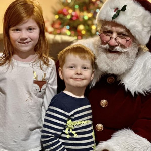 There's Santa! - Santa Claus / Holiday Party Entertainment in Medford, New Jersey