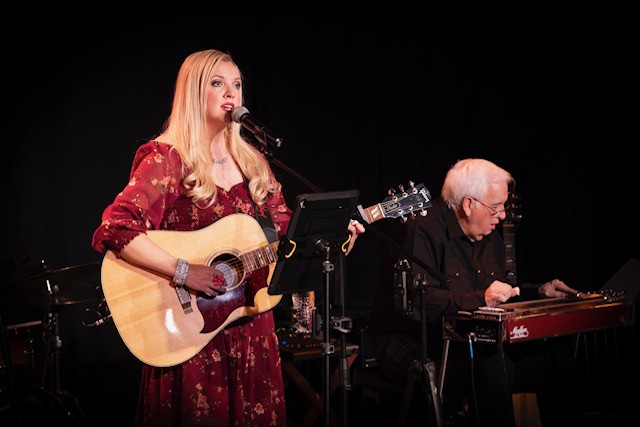 Gallery photo 1 of Andrea Sharp and Larry Banks