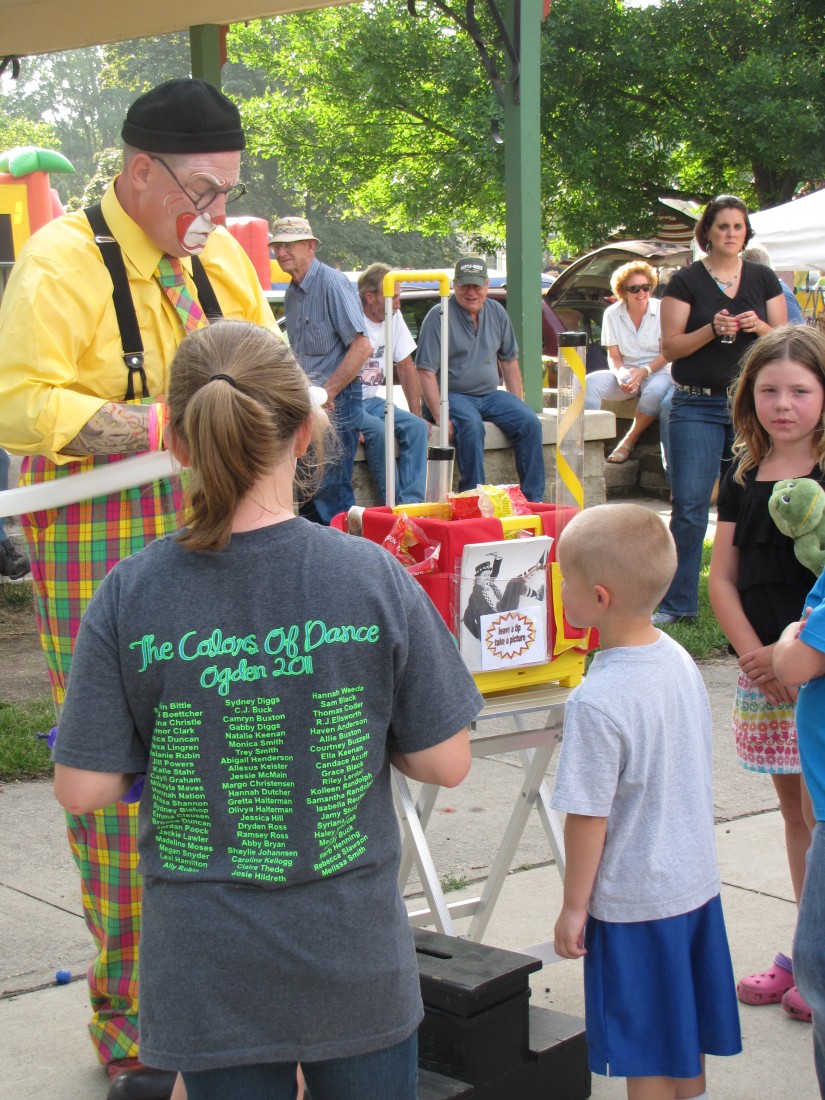 Hire Toby Twist Balloon Twister in Ogden, Iowa