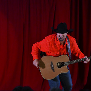 Tom As Garth - Garth Brooks Impersonator in St Petersburg, Florida