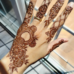 Touch of Henna by: Anam  - Indian Entertainment / Henna Tattoo Artist in Townsend, Delaware