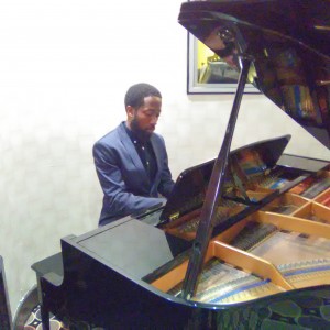 Tunes with Tritone - Pianist / Holiday Party Entertainment in Toronto, Ontario