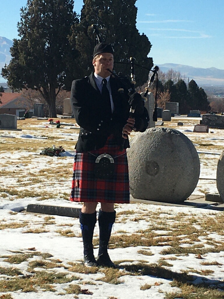 bagpipe player for hire