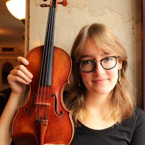 Chloe Yofan, violinist