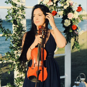 Violinist Claudia for all kind of events