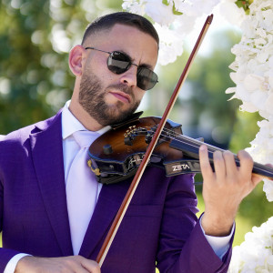 Violinist for all types of events. - Violinist / Wedding Entertainment in Miami, Florida