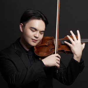 Violinist William Lee