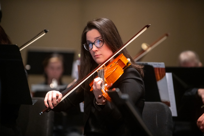 Hire Violist and Violinist Katherine Messer Violinist in Milwaukee