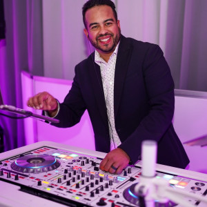 VJR Sound DJ - Mobile DJ / Outdoor Party Entertainment in Floral Park, New York