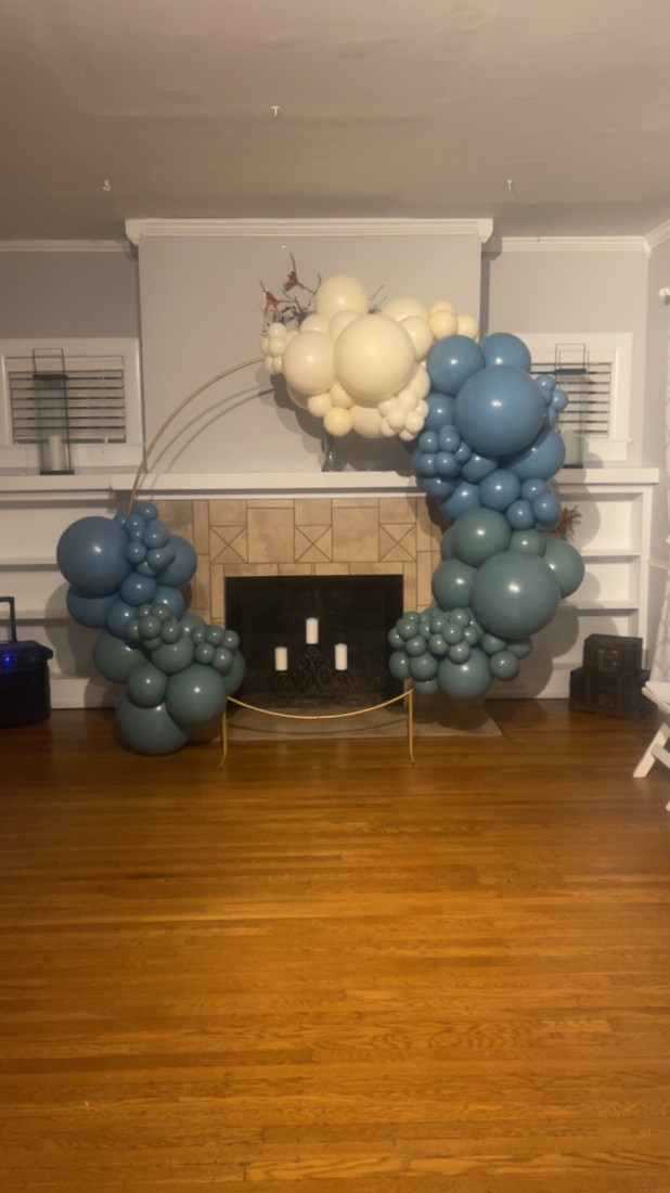 Hire We’re here now it’s a partyBalloons Balloon Decor in Louisville