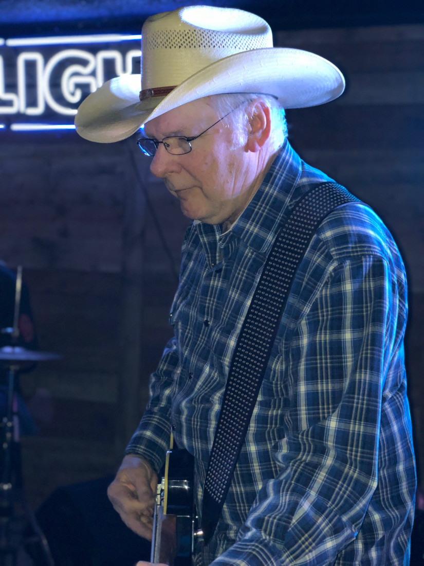 Hire Whiskey Alibi Country Band in Broken Arrow, Oklahoma