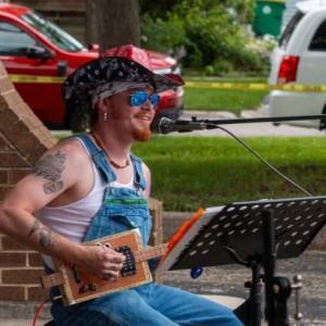 Whiskey Bullfrog - Singing Guitarist / Wedding Musicians in De Pere, Wisconsin