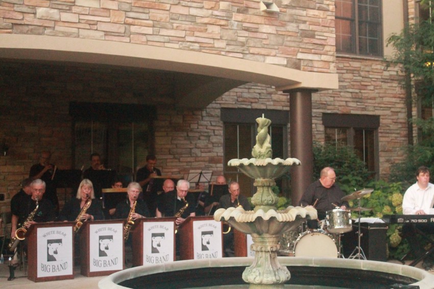 Gallery photo 1 of White Bear Big Band