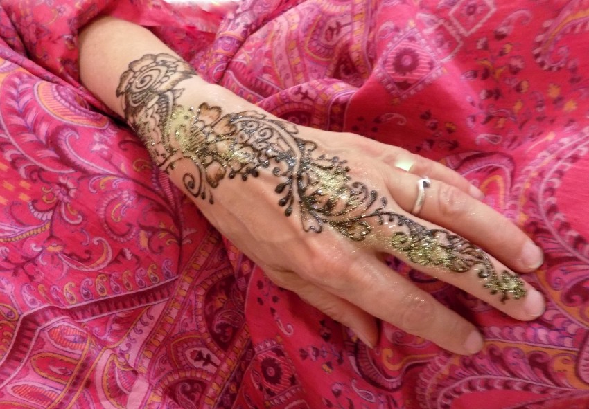 Hire WhiteHeart Henna Henna Tattoo Artist in Portland