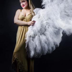 Yasmine Vine- Pop Singer - Burlesque Entertainment in Sherman Oaks, California