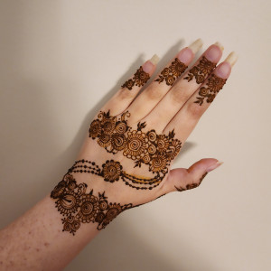 ZeeBeeHenna